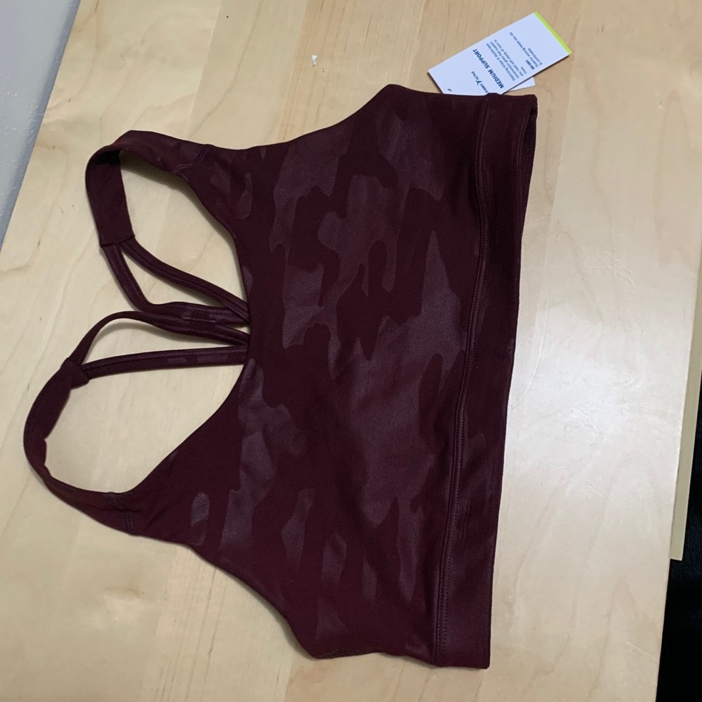 NWT old navy sports bra size Large
